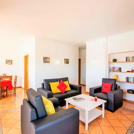 Villa Near Sao Rafael Beach With Private Pool فيلة