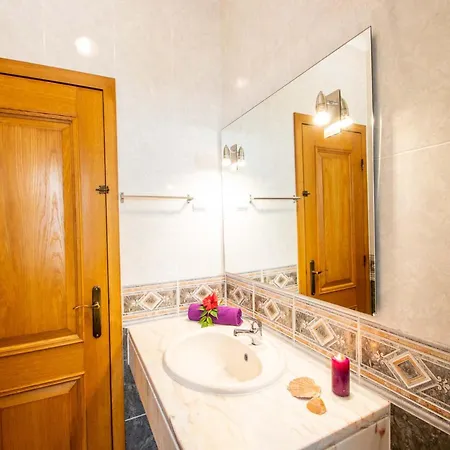 With Heatable Pool Villa Albufeira